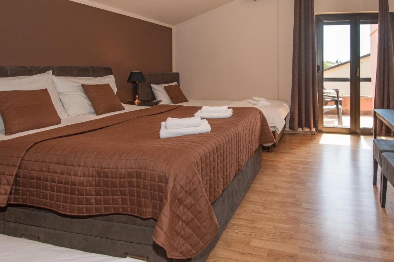 Bed and Breakfast Breakfast & Bed Anita Medulin Exterior foto