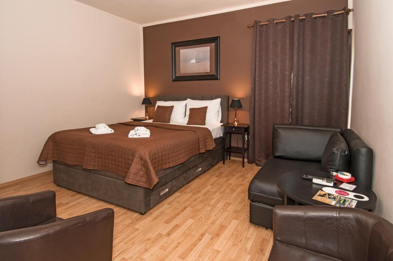 Bed and Breakfast Breakfast & Bed Anita Medulin Exterior foto