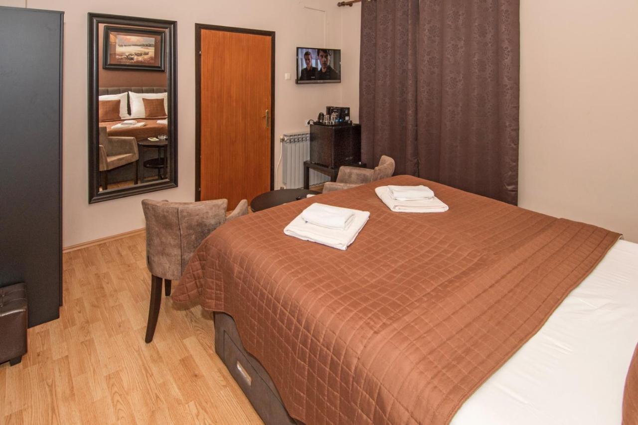 Bed and Breakfast Breakfast & Bed Anita Medulin Exterior foto