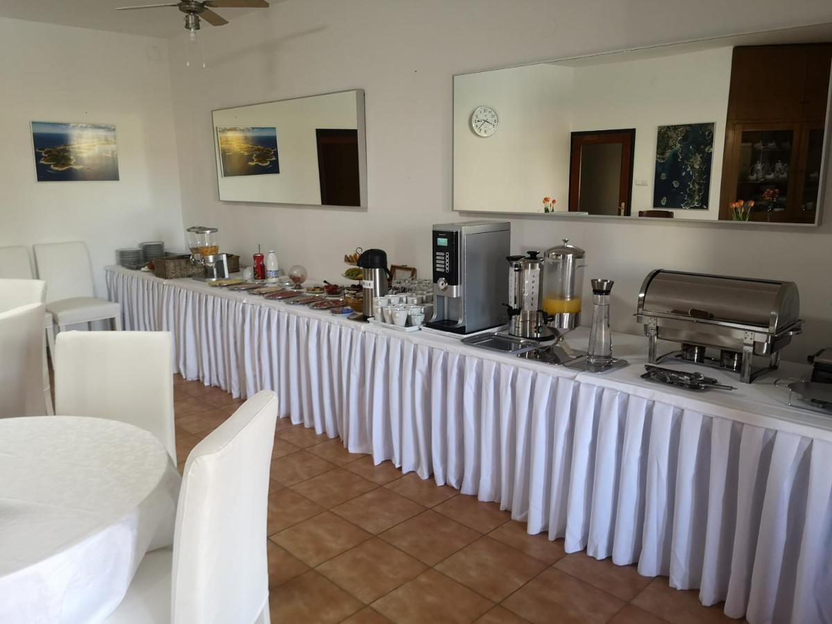 Bed and Breakfast Breakfast & Bed Anita Medulin Exterior foto