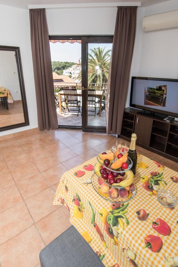 Bed and Breakfast Breakfast & Bed Anita Medulin Exterior foto