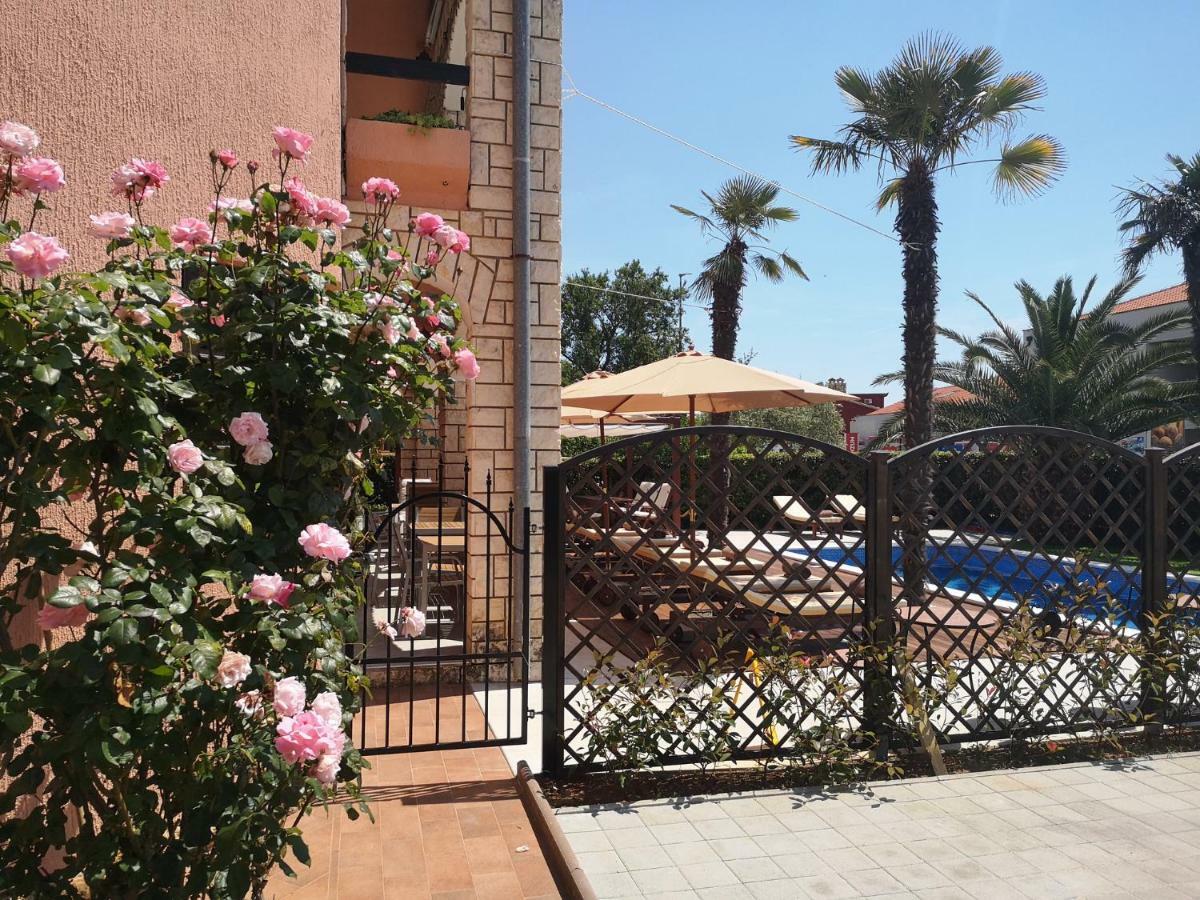 Bed and Breakfast Breakfast & Bed Anita Medulin Exterior foto